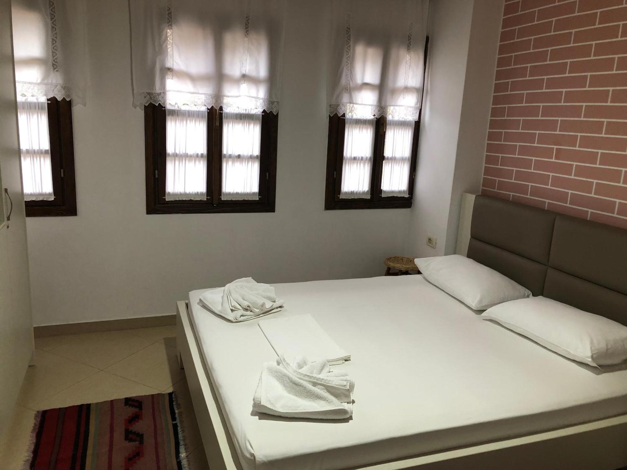 Dhimitri'S Guest House Berat Luaran gambar