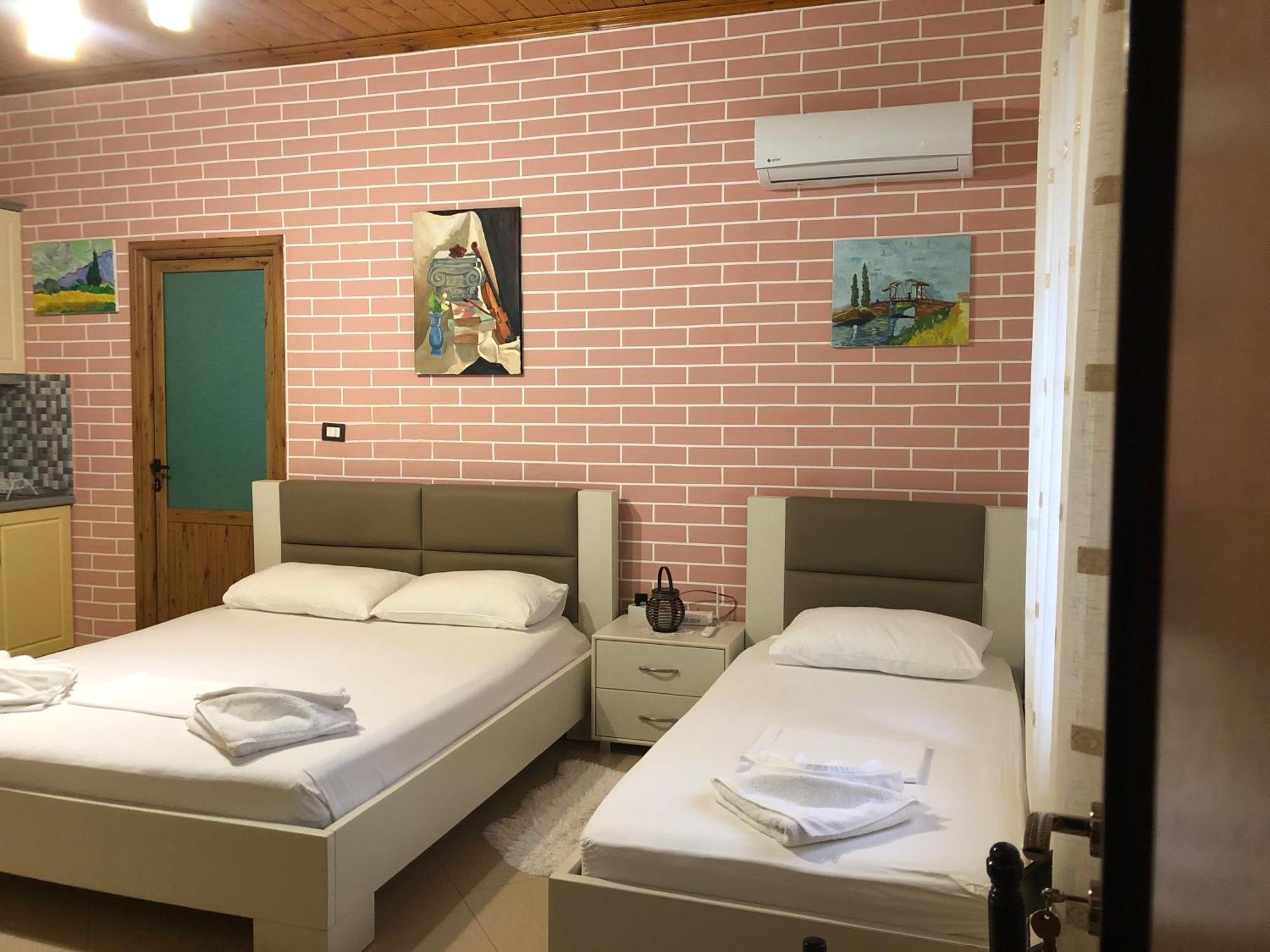 Dhimitri'S Guest House Berat Luaran gambar
